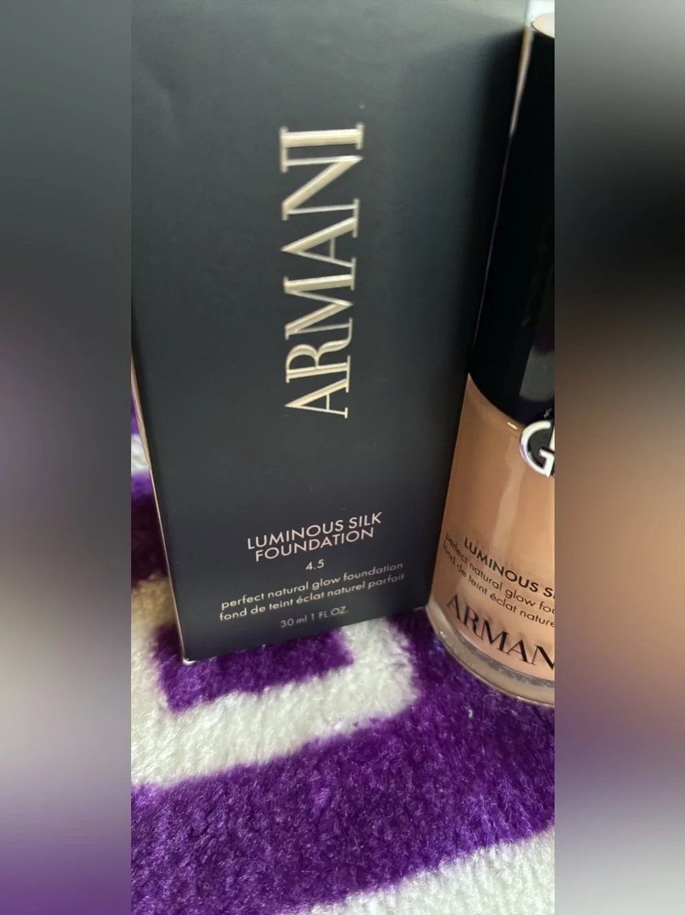 Giorgio Armani Full SizeLuminous Silk Foundation — Color 4.5 Light Neutral Peach